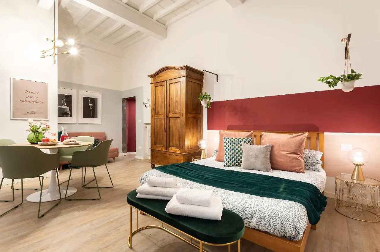 Wine Apartments Florence Vernaccia Italien