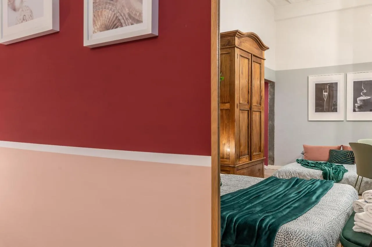 Wine Apartments Florence Vernaccia Italien