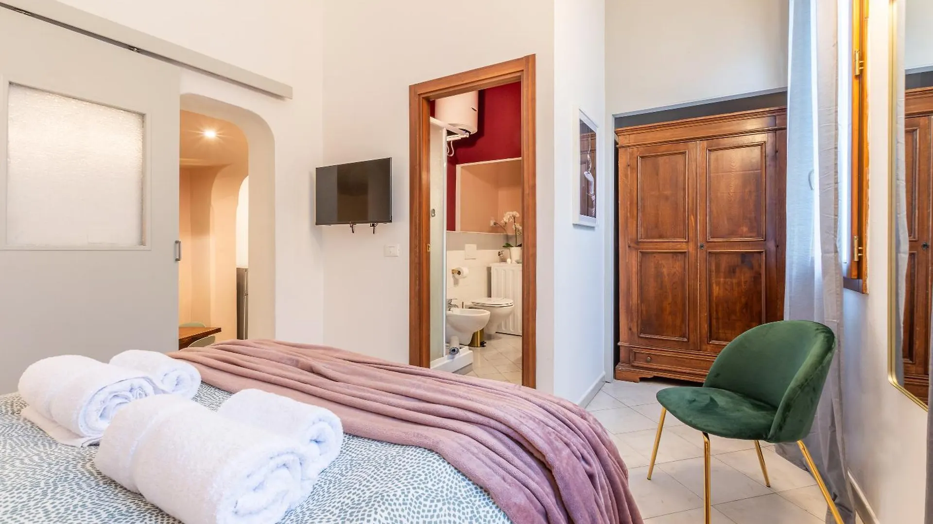 Wine Apartments Florence Vernaccia Italy